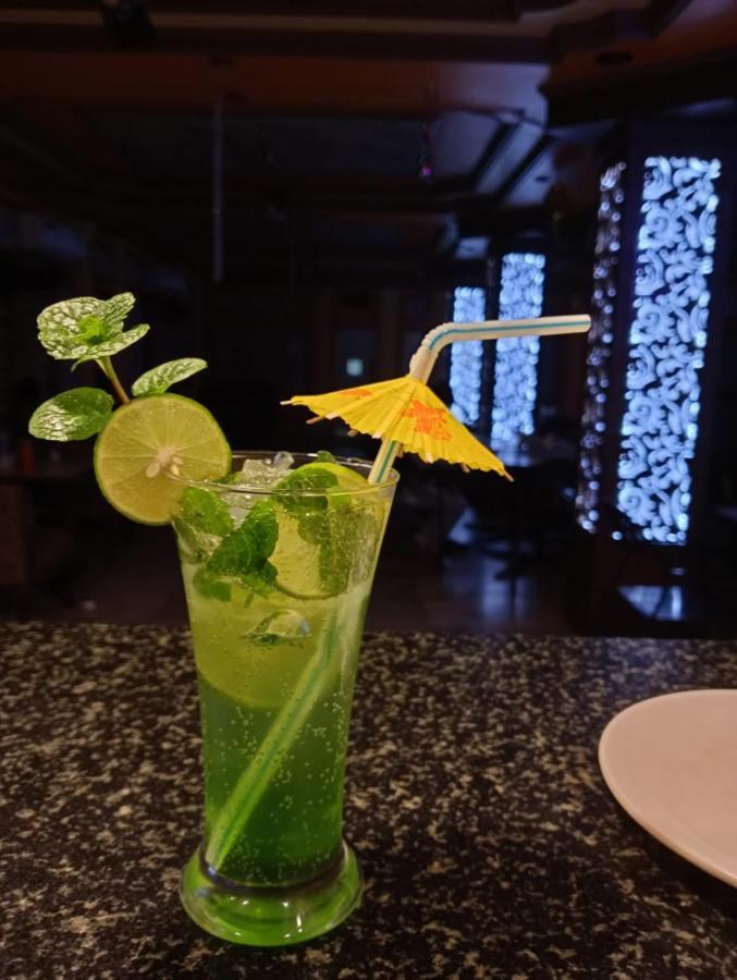 Hotel Samrat Baharampur Εξωτερικό φωτογραφία