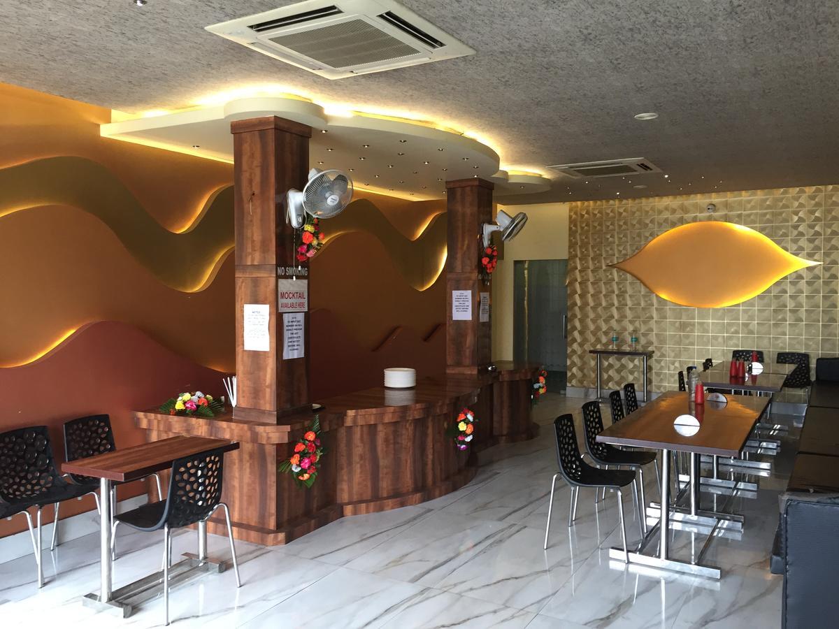 Hotel Samrat Baharampur Εξωτερικό φωτογραφία