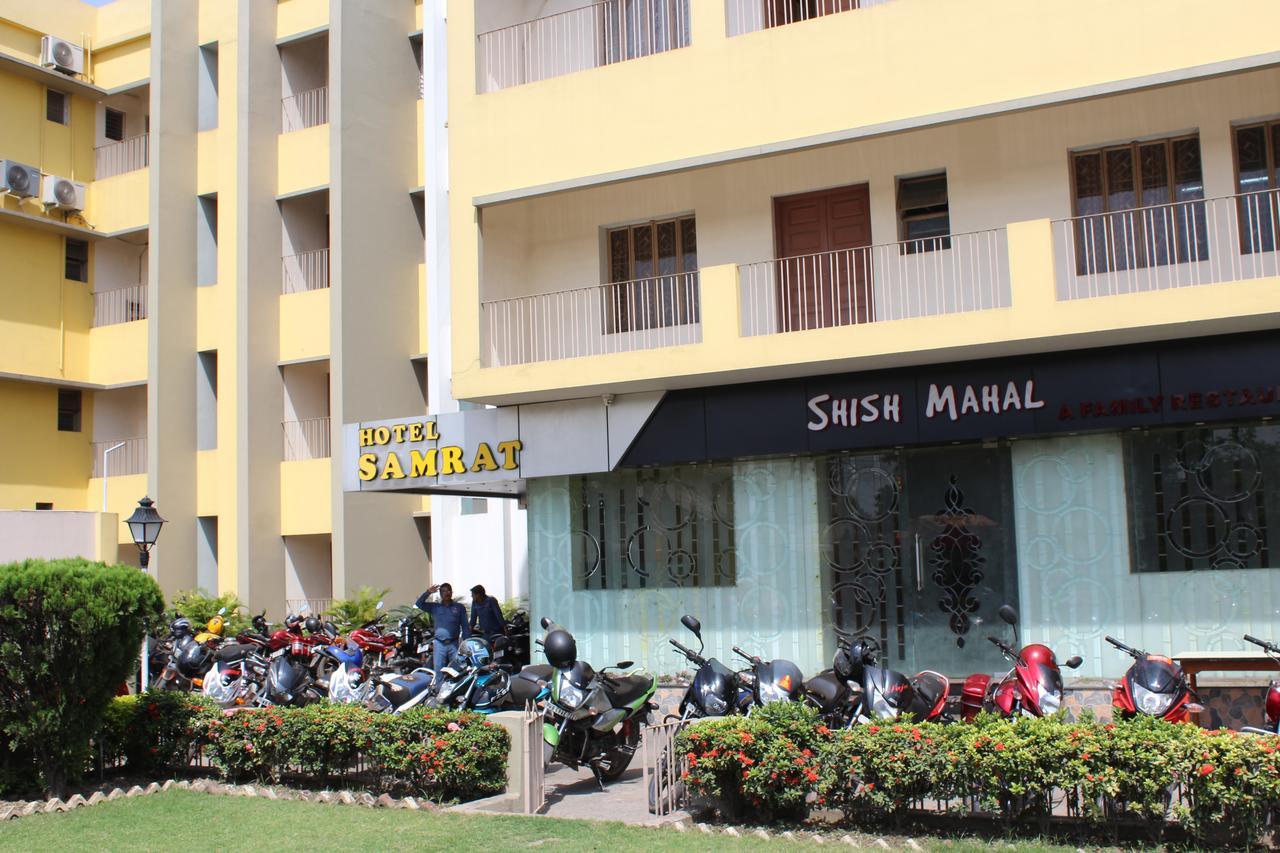 Hotel Samrat Baharampur Εξωτερικό φωτογραφία